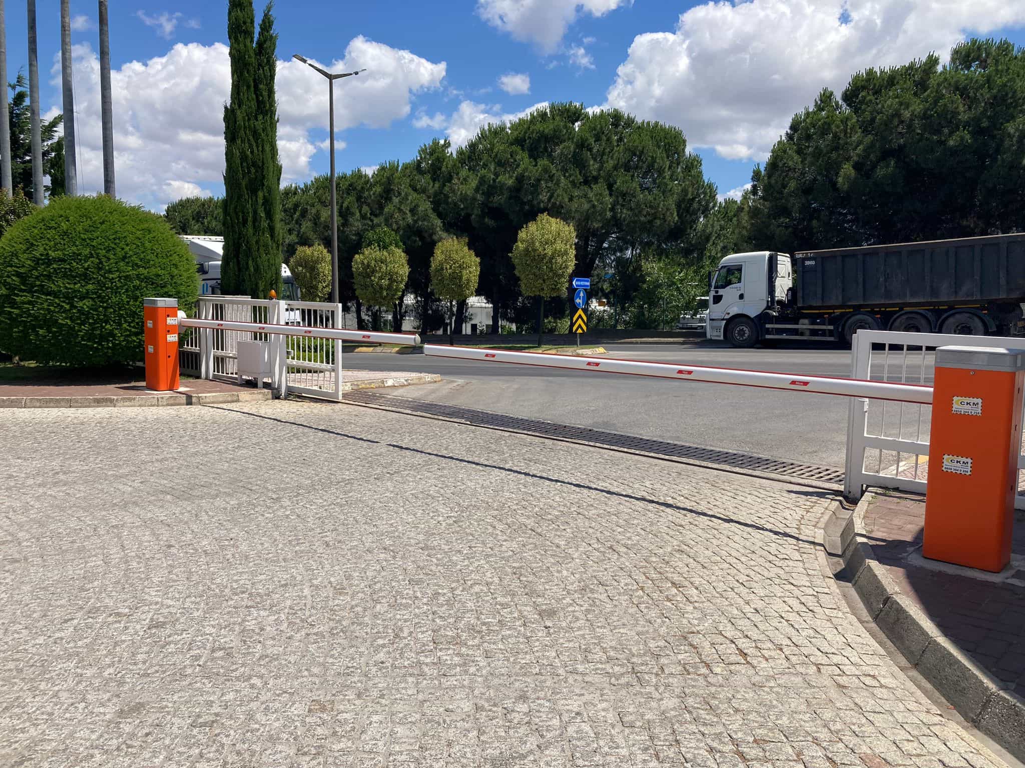 GOSB TOWER DATA CENTER (GOSB KULE) - Vehicle Entrance_Barrier & Sliding Metal Barrier